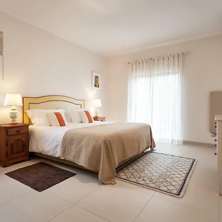 Sleeps 6 Pool Air Con T607988