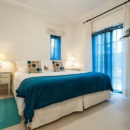 Sleeps 6 Pool Air Con T607988 Villa *